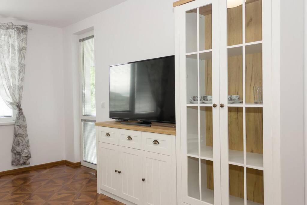 Perfect Summer Vacation Rental - One-Bedroom Flat By Flat Mаnager โทโพลา ภายนอก รูปภาพ