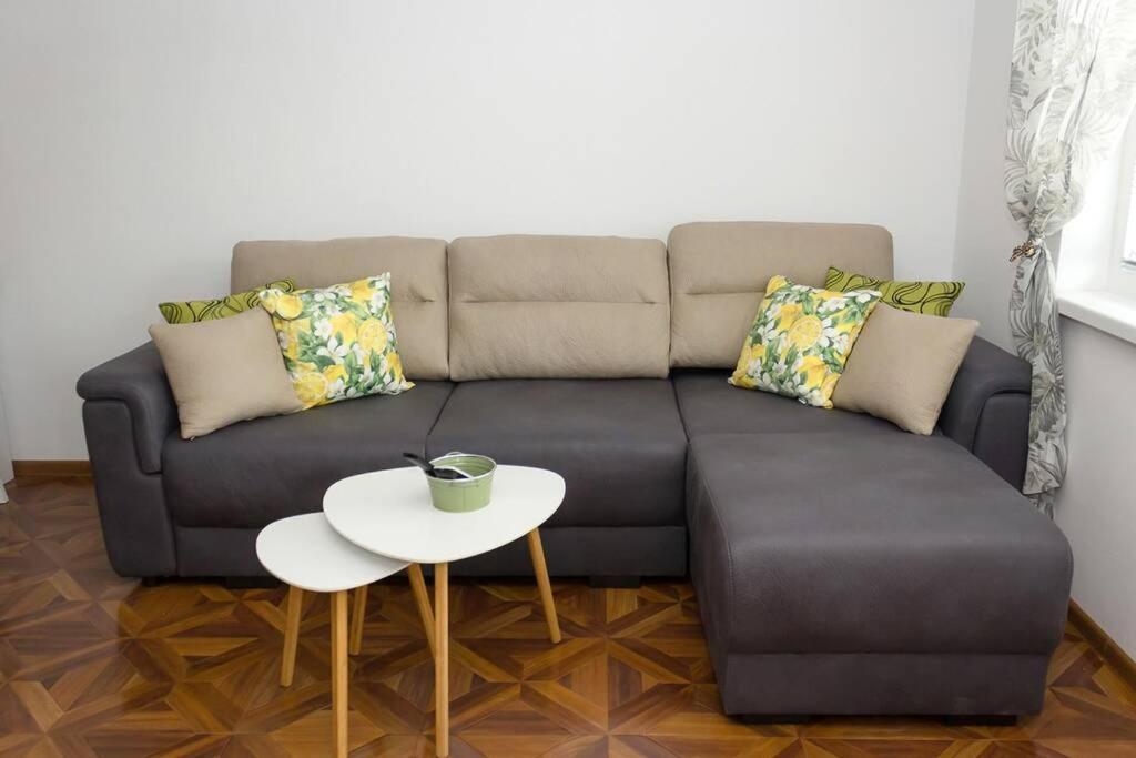 Perfect Summer Vacation Rental - One-Bedroom Flat By Flat Mаnager โทโพลา ภายนอก รูปภาพ
